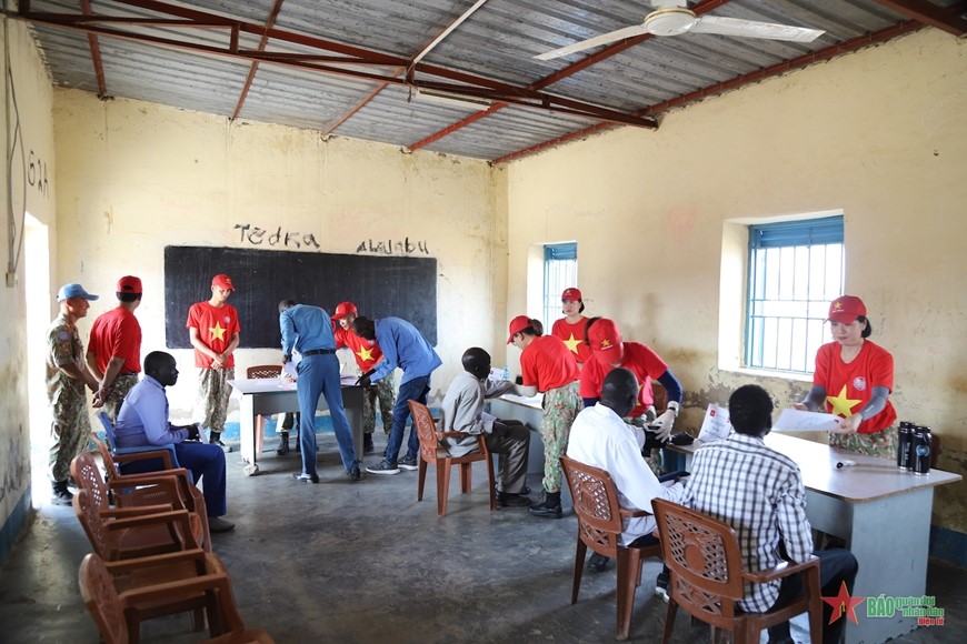 /UploadStore/admin/231120 Kham benh mien phi tai Abyei/02.jpg